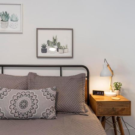 Comfortable Studio With Queen Bed, City Walkable! Lägenhet Atlanta Exteriör bild