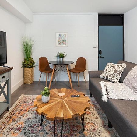 Comfortable Studio With Queen Bed, City Walkable! Lägenhet Atlanta Exteriör bild