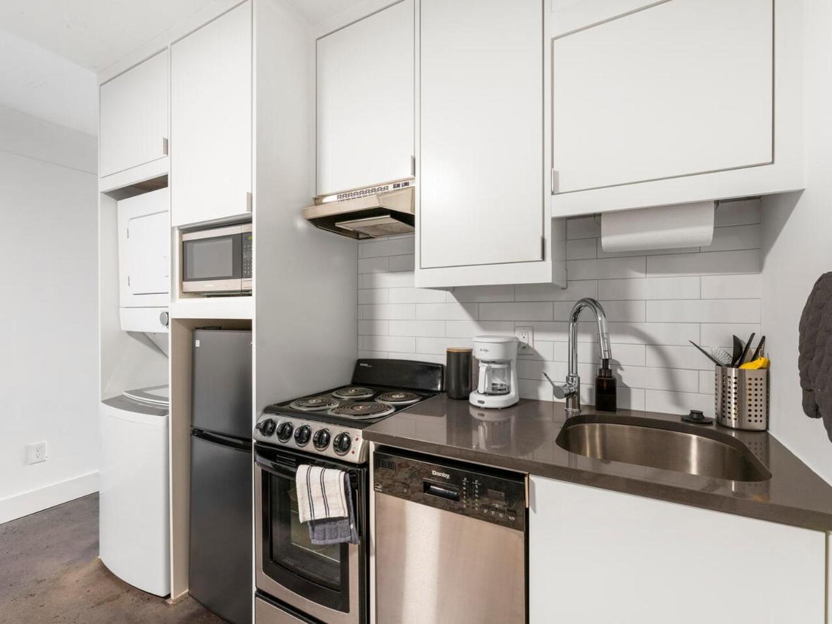 Comfortable Studio With Queen Bed, City Walkable! Lägenhet Atlanta Exteriör bild