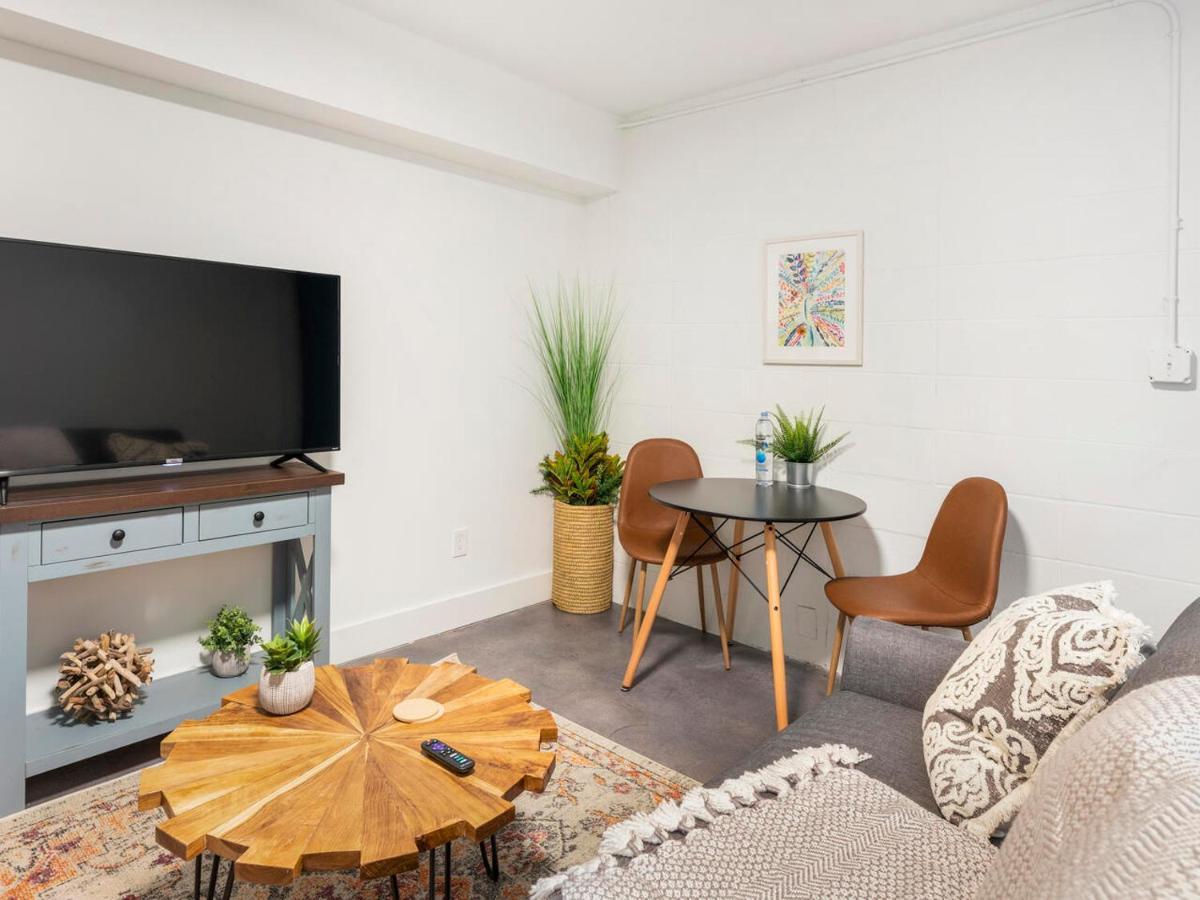 Comfortable Studio With Queen Bed, City Walkable! Lägenhet Atlanta Exteriör bild