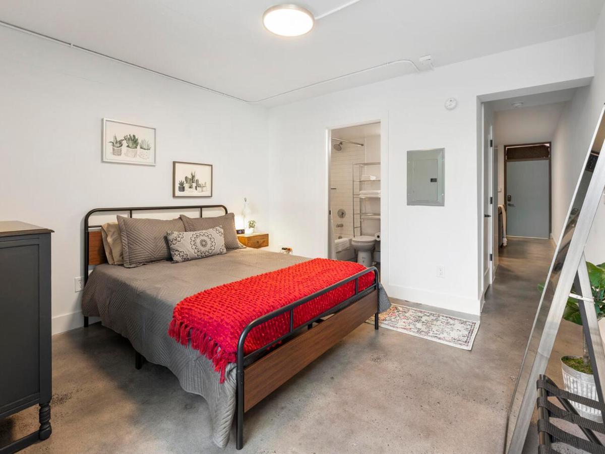 Comfortable Studio With Queen Bed, City Walkable! Lägenhet Atlanta Exteriör bild
