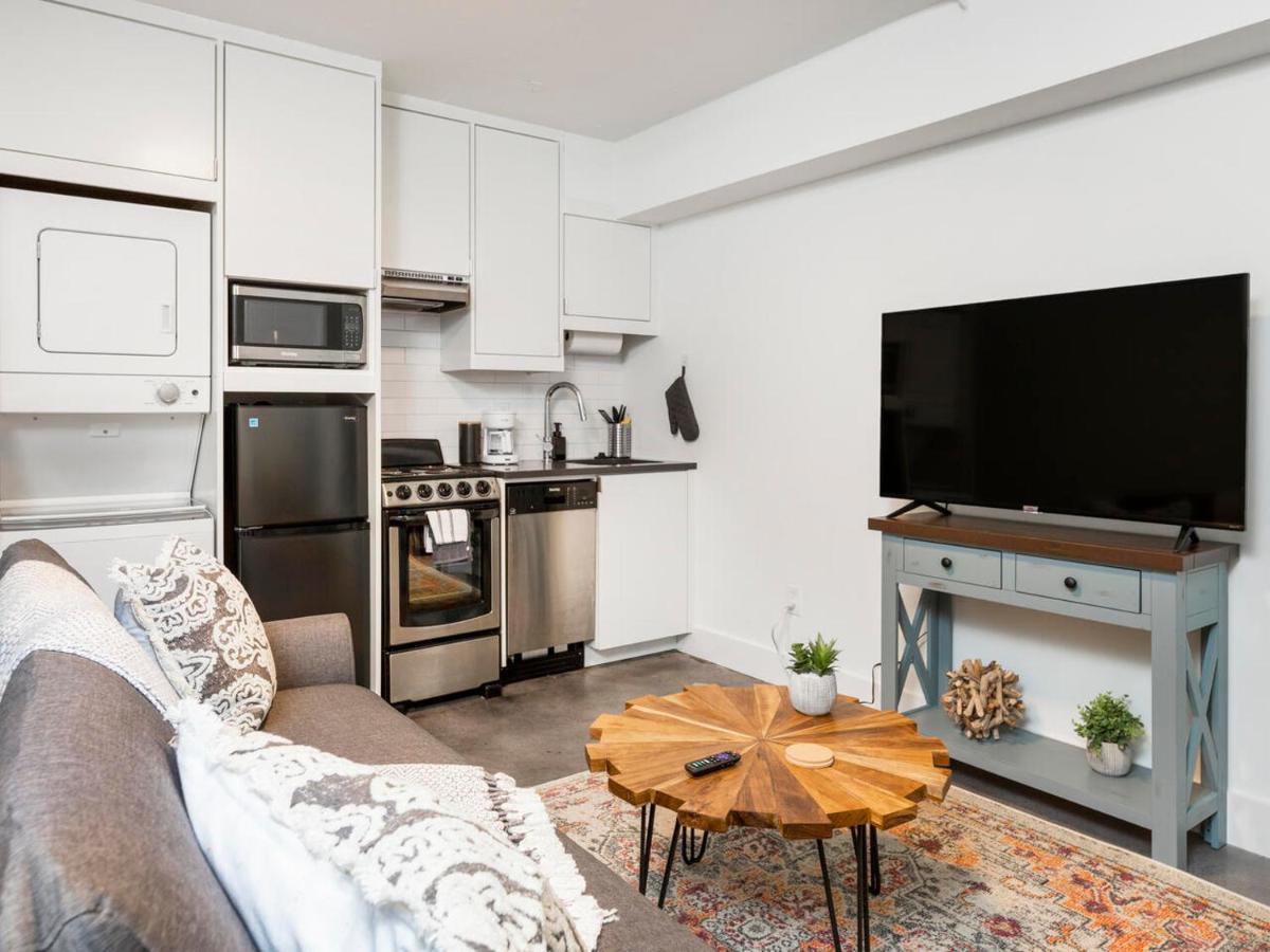 Comfortable Studio With Queen Bed, City Walkable! Lägenhet Atlanta Exteriör bild
