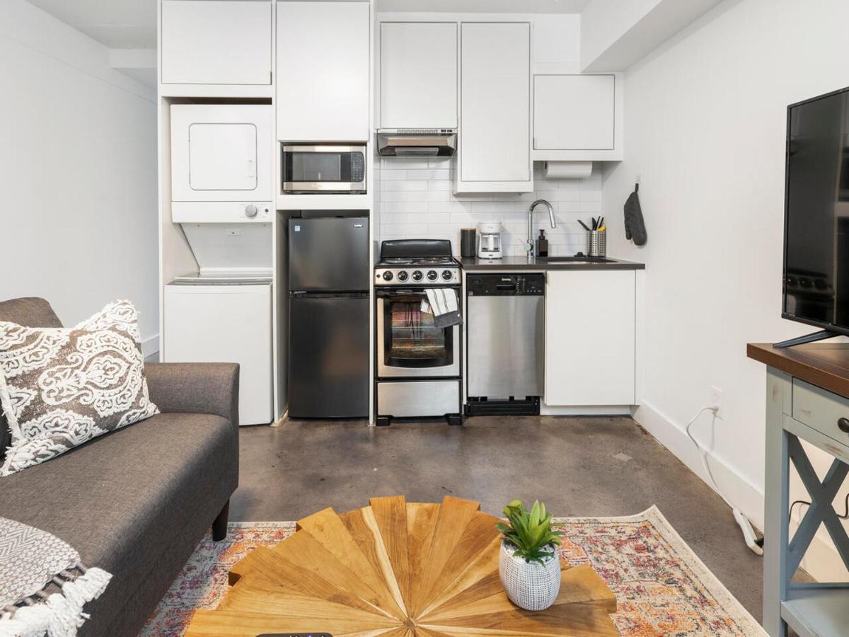 Comfortable Studio With Queen Bed, City Walkable! Lägenhet Atlanta Exteriör bild